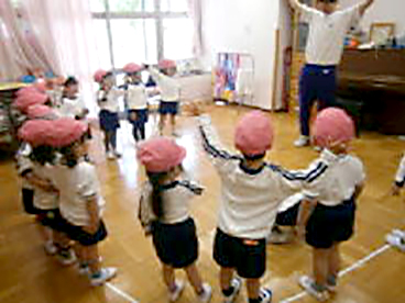 体操授業の写真