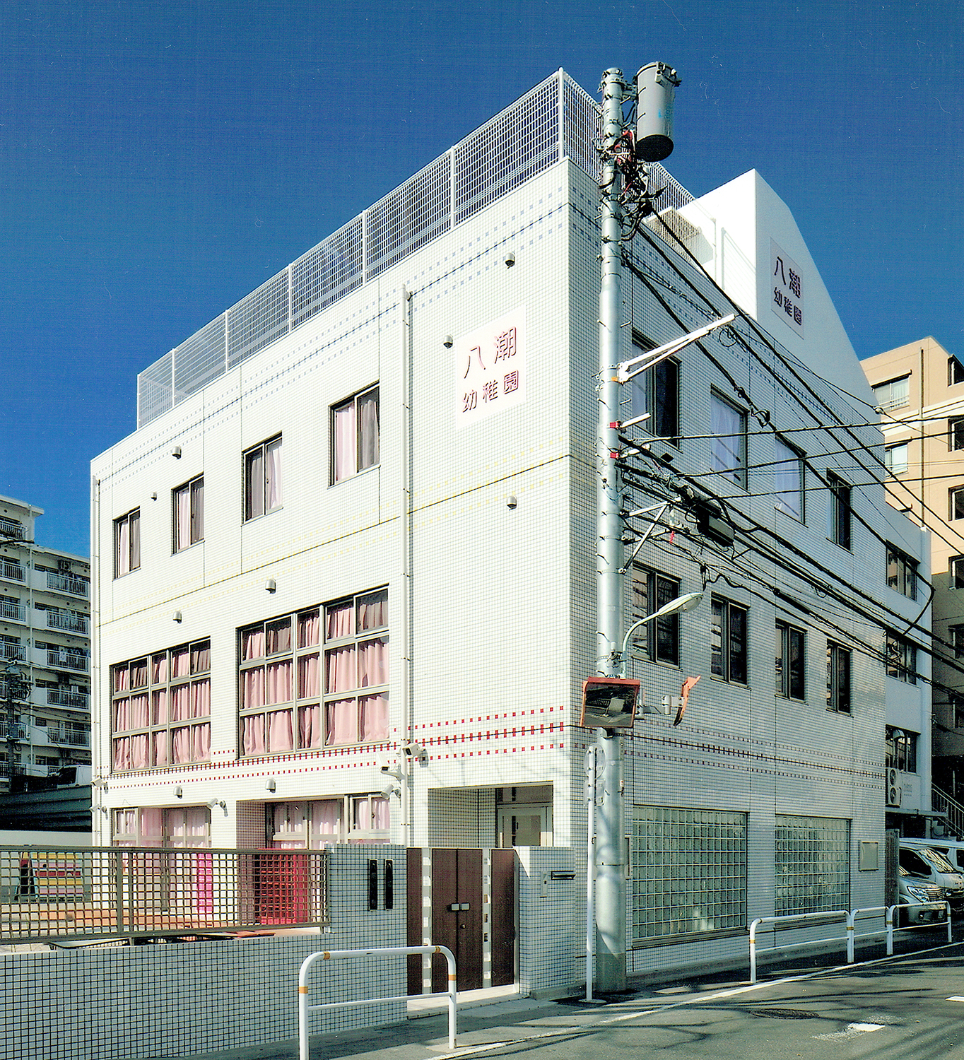 東南園舎の写真
